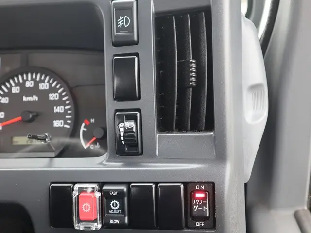いすゞ エルフ TPG-NKR85A(2WD)の写真39