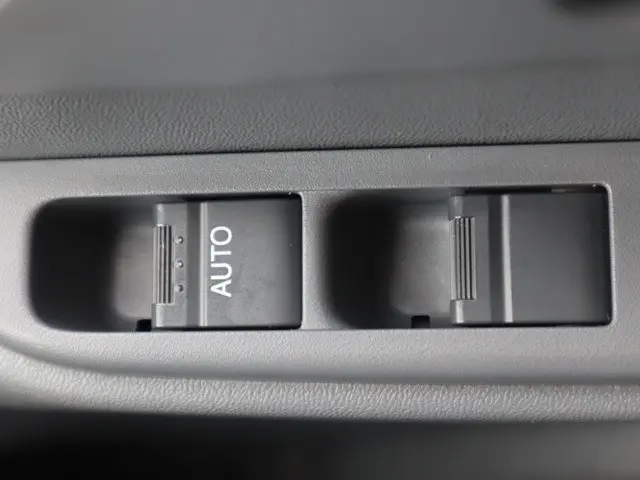 いすゞ エルフ TPG-NKR85A(2WD)の写真40