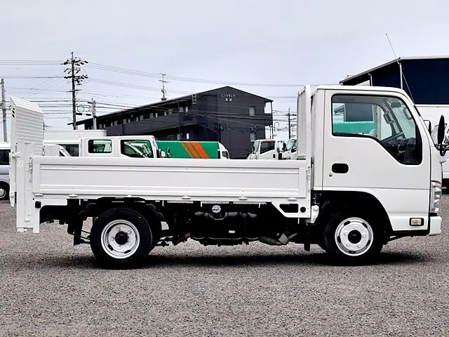 いすゞ エルフ TPG-NJR85A(2WD)の写真8