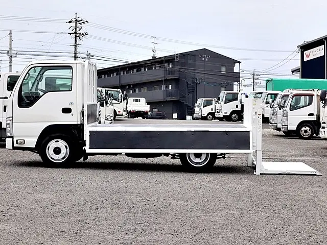 いすゞ エルフ TPG-NJR85A(2WD)の写真13