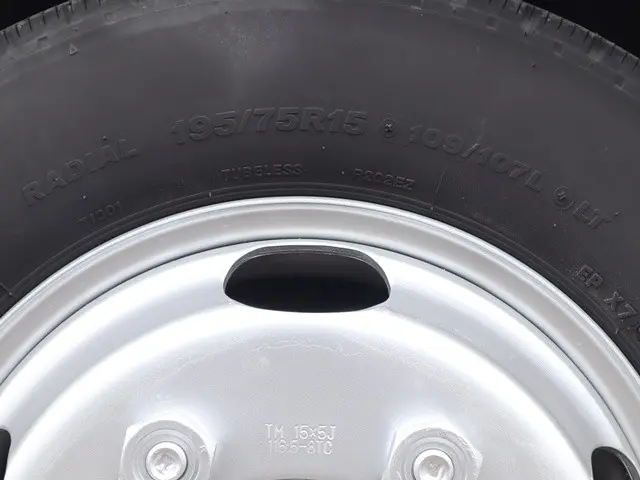 いすゞ エルフ TPG-NJR85A(2WD)の写真22