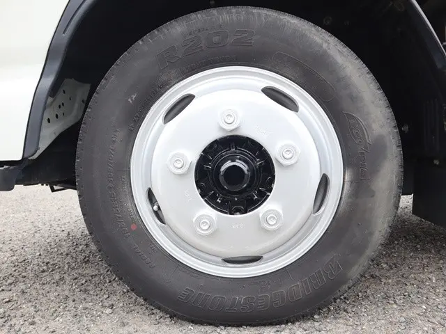 いすゞ エルフ TPG-NJR85A(2WD)の写真26