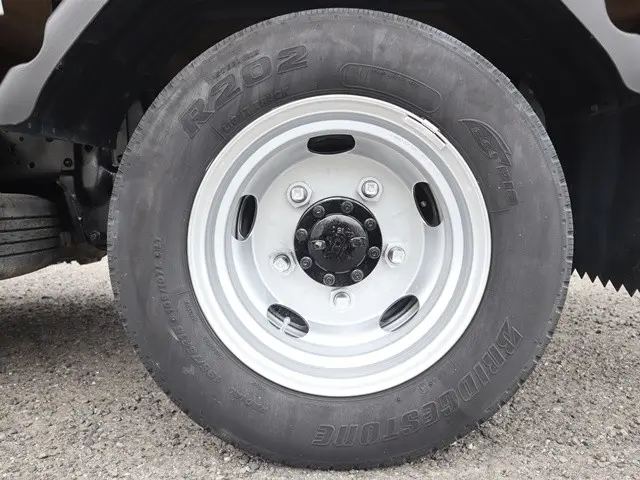 いすゞ エルフ TPG-NJR85A(2WD)の写真27