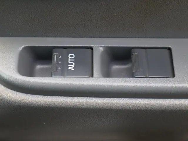 いすゞ エルフ TPG-NJR85A(2WD)の写真39