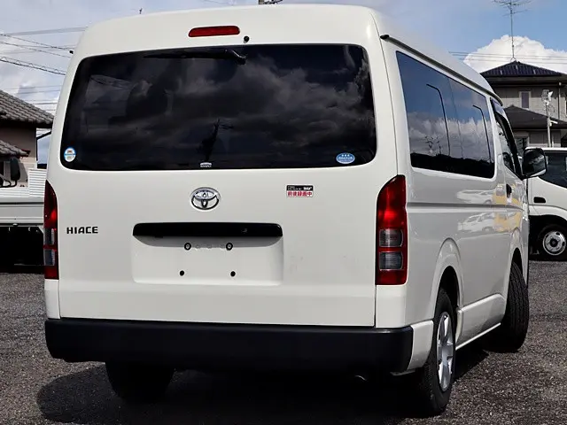 トヨタ ハイエース CBA-TRH214W(2WD)の写真3
