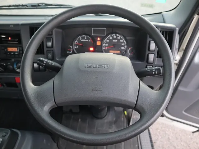いすゞ エルフ TPG-NNR85AR(2WD)の写真4