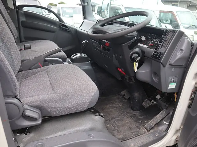 いすゞ エルフ TPG-NNR85AR(2WD)の写真30