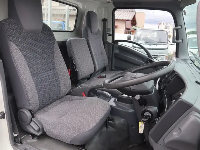 いすゞ エルフ TPG-NNR85AR(2WD)の写真31