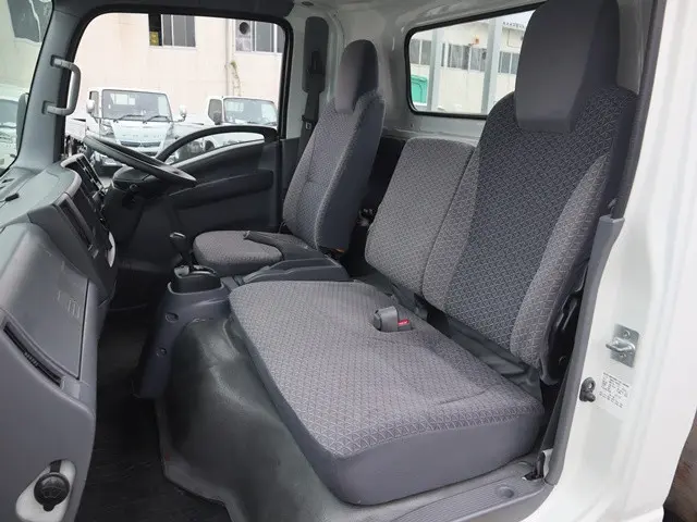 いすゞ エルフ TPG-NNR85AR(2WD)の写真33