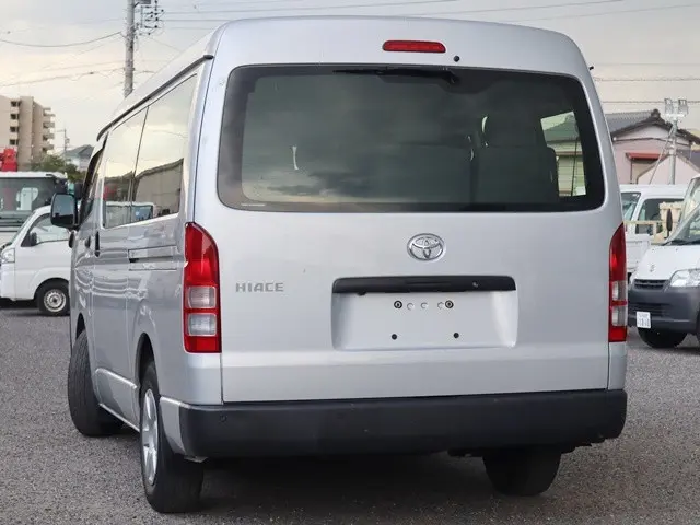 トヨタ ハイエース 3BA-TRH214W(2WD)の写真2