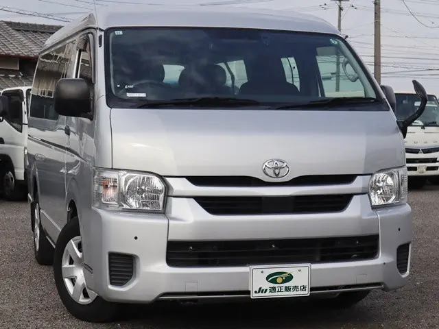 トヨタ ハイエース 3BA-TRH214W(2WD)の写真4