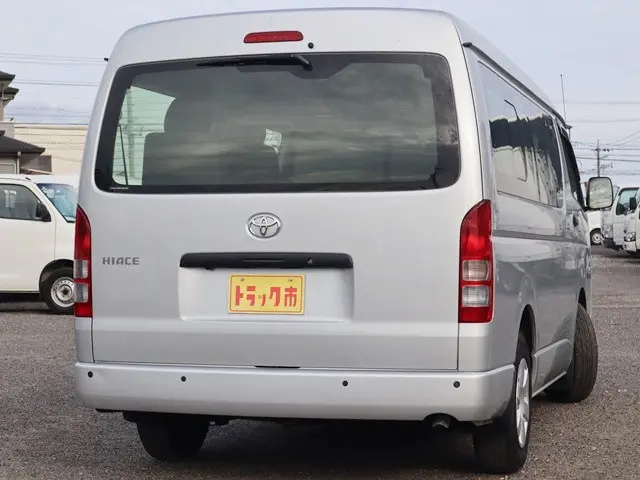 トヨタ ハイエース 3BA-TRH214W(2WD)の写真5