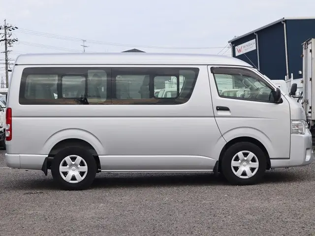 トヨタ ハイエース 3BA-TRH214W(2WD)の写真8