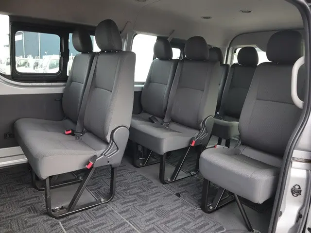 トヨタ ハイエース 3BA-TRH214W(2WD)の写真14