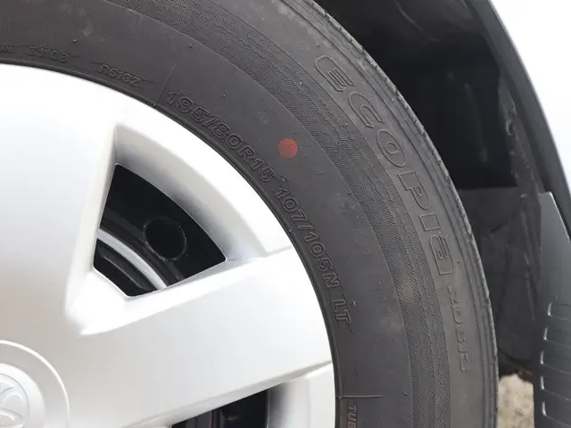 トヨタ ハイエース 3BA-TRH214W(2WD)の写真22