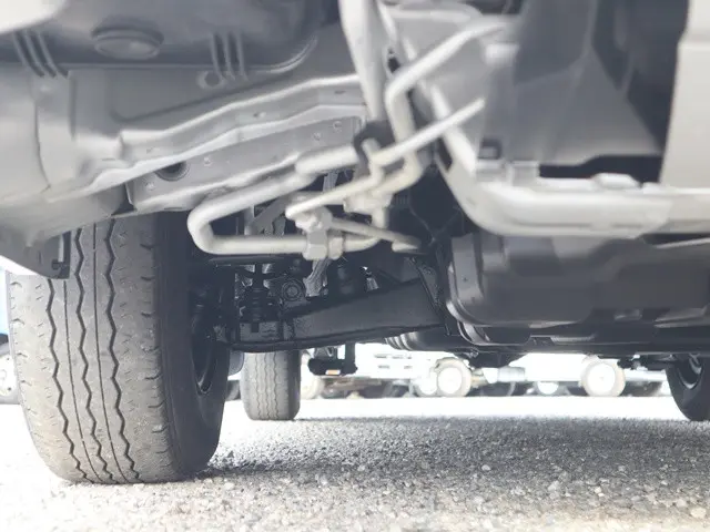 トヨタ ハイエース 3BA-TRH214W(2WD)の写真24