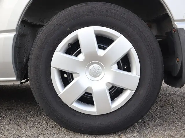 トヨタ ハイエース 3BA-TRH214W(2WD)の写真27