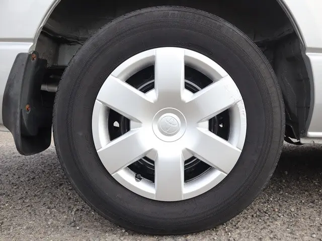 トヨタ ハイエース 3BA-TRH214W(2WD)の写真30