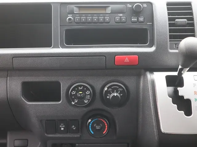 トヨタ ハイエース 3BA-TRH214W(2WD)の写真38