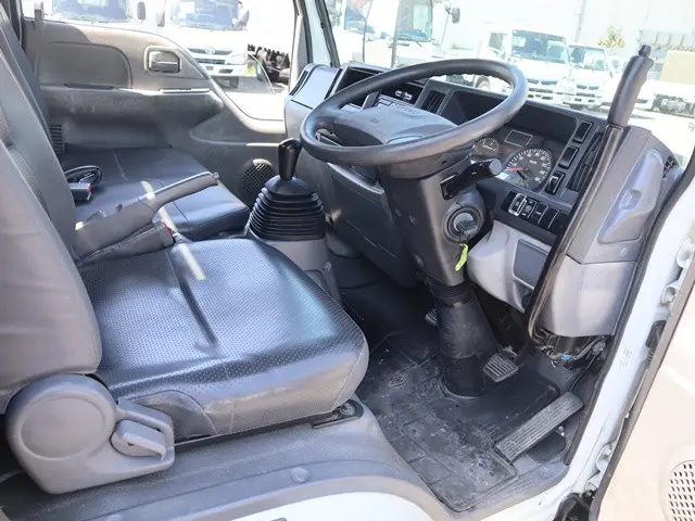 いすゞ エルフ TPG-NJR85AD(2WD)の写真31