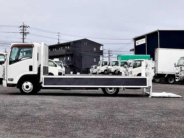 いすゞ エルフ TRG-NPR85AR(2WD)の写真13