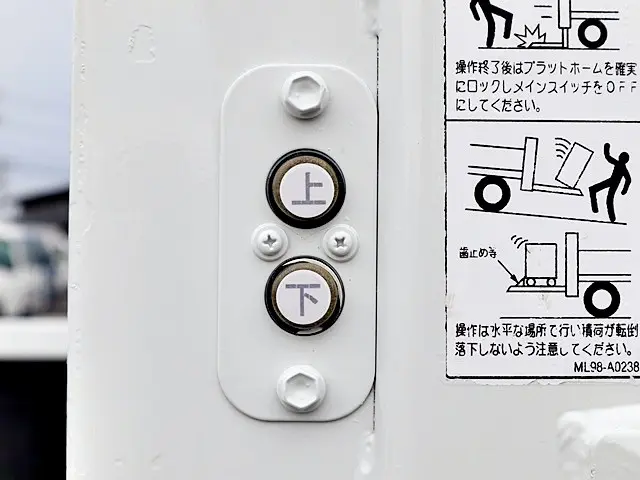 いすゞ エルフ TRG-NPR85AR(2WD)の写真14