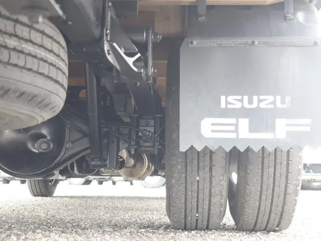 いすゞ エルフ TRG-NPR85AR(2WD)の写真29
