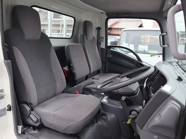 いすゞ エルフ TRG-NPR85AR(2WD)の写真32