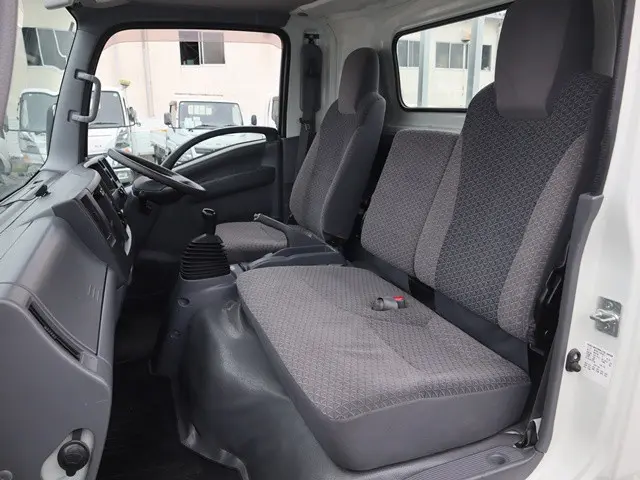 いすゞ エルフ TRG-NPR85AR(2WD)の写真34