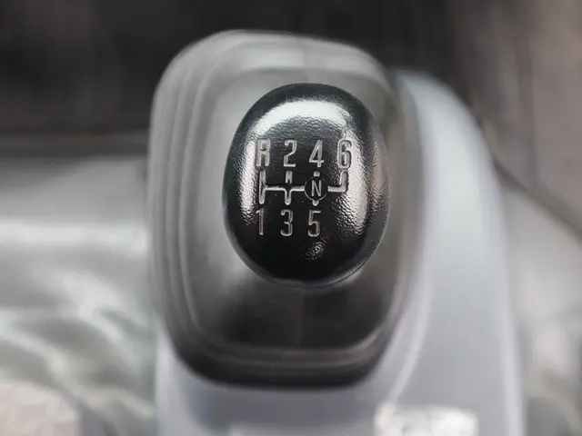 いすゞ エルフ TRG-NPR85AR(2WD)の写真36
