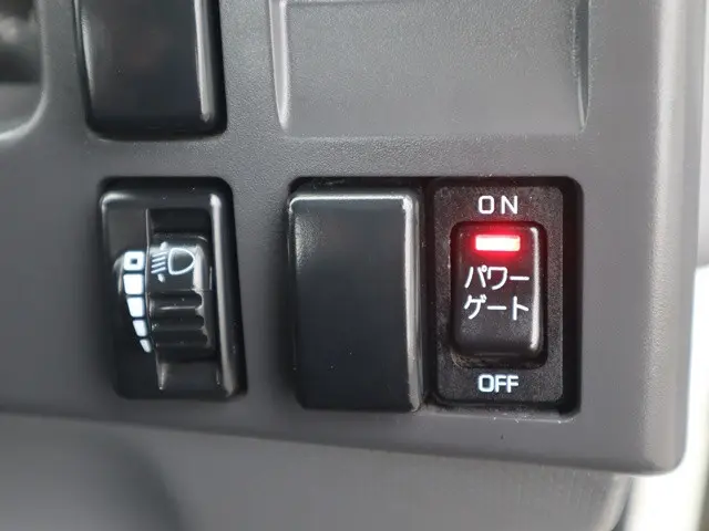 いすゞ エルフ TRG-NPR85AR(2WD)の写真38