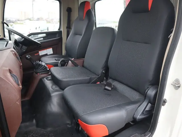 日野 レンジャー 2KG-FC2ABA(2WD)の写真38