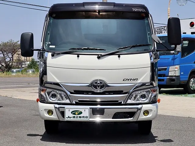 トヨタ ダイナ 3BF-TRY230(2WD)の写真3