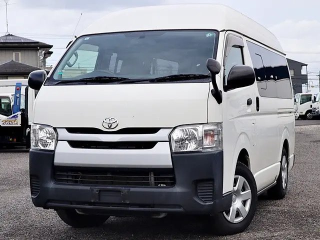 トヨタ ハイエースレジアス LDF-KDH206K(4WD)の写真1
