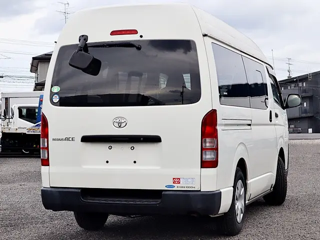 トヨタ ハイエースレジアス LDF-KDH206K(4WD)の写真3