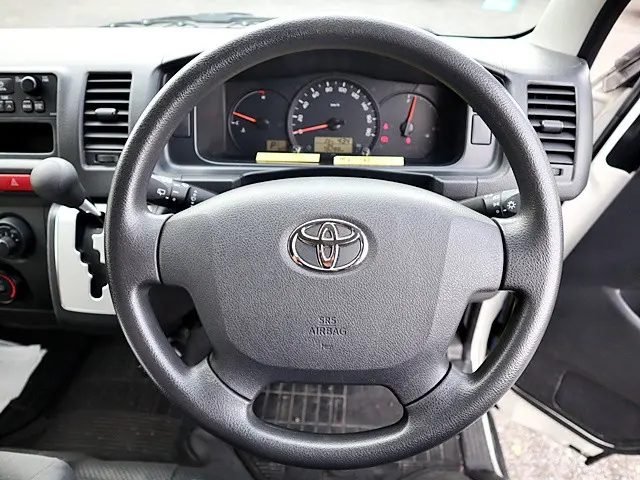 トヨタ ハイエースレジアス LDF-KDH206K(4WD)の写真4