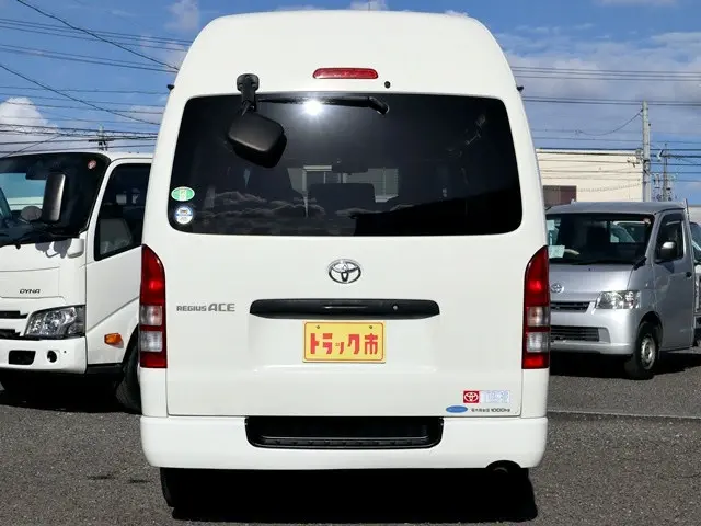 トヨタ ハイエースレジアス LDF-KDH206K(4WD)の写真6