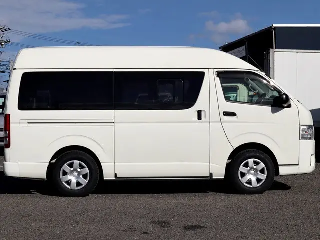 トヨタ ハイエースレジアス LDF-KDH206K(4WD)の写真8