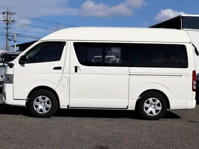 トヨタ ハイエースレジアス LDF-KDH206K(4WD)の写真9