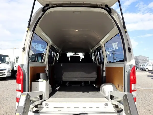 トヨタ ハイエースレジアス LDF-KDH206K(4WD)の写真13