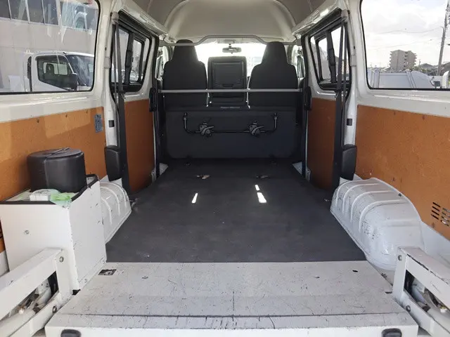トヨタ ハイエースレジアス LDF-KDH206K(4WD)の写真15