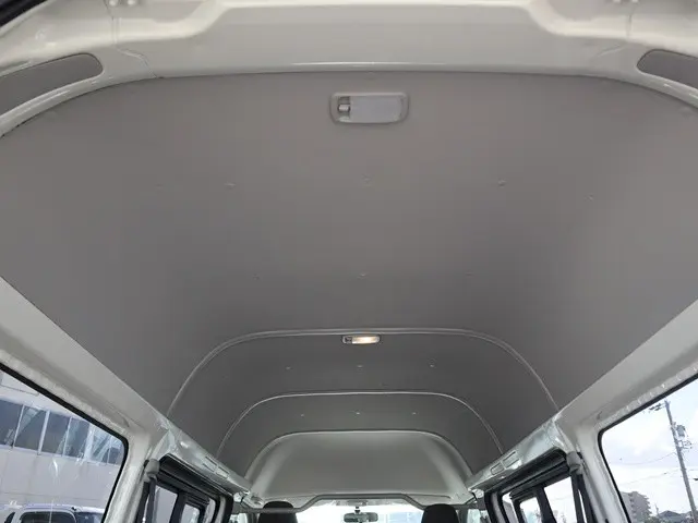 トヨタ ハイエースレジアス LDF-KDH206K(4WD)の写真16