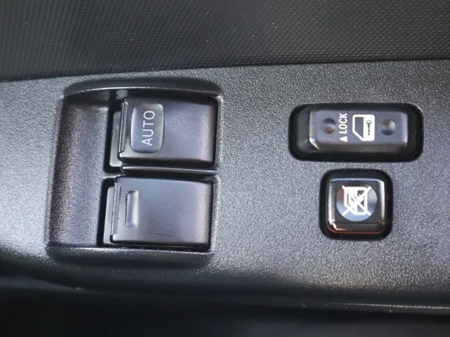 トヨタ ハイエースレジアス LDF-KDH206K(4WD)の写真43