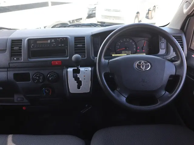トヨタ ハイエースレジアス LDF-KDH206K(4WD)の写真44