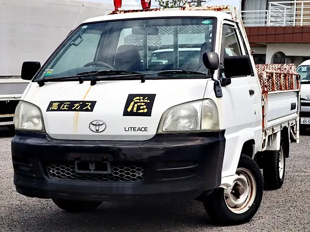 トヨタ ライトエーストラック GK-KM70(2WD)の写真1