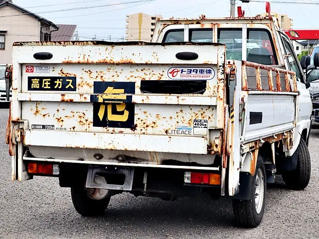 トヨタ ライトエーストラック GK-KM70(2WD)の写真3