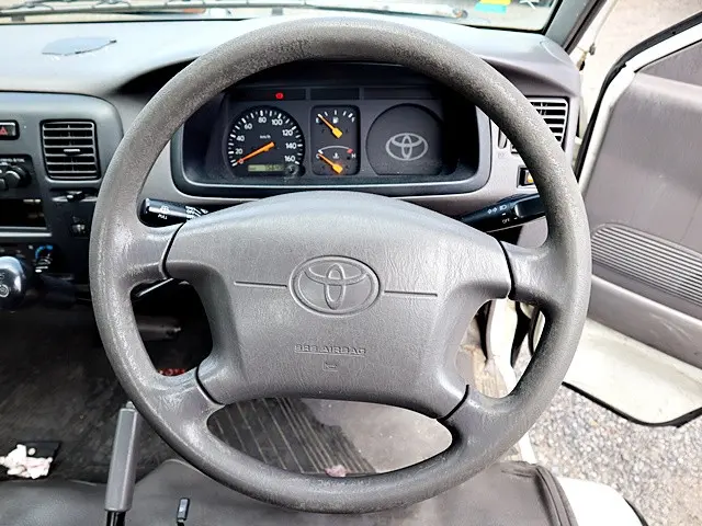 トヨタ ライトエーストラック GK-KM70(2WD)の写真4