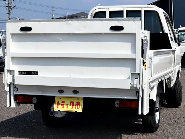 トヨタ ライトエーストラック GK-KM70(2WD)の写真5
