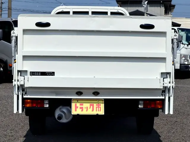 トヨタ ライトエーストラック GK-KM70(2WD)の写真6