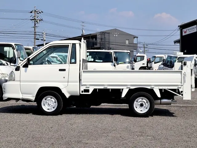 トヨタ ライトエーストラック GK-KM70(2WD)の写真9
